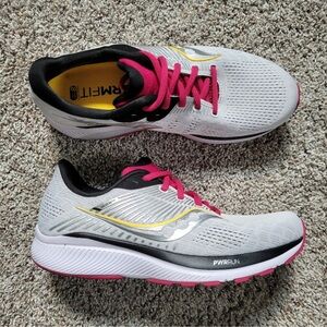 Saucony Guide 14 Alloy/Cherry size 9.5 wide NEW